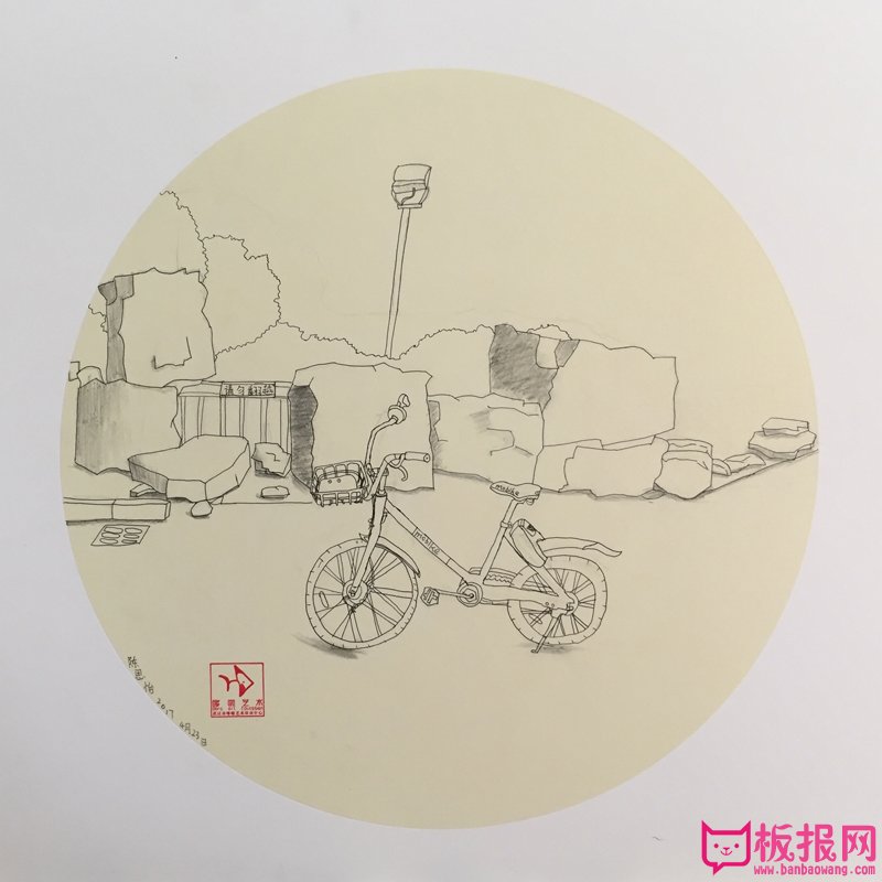 小学生静物素描作品，孤单的自行车