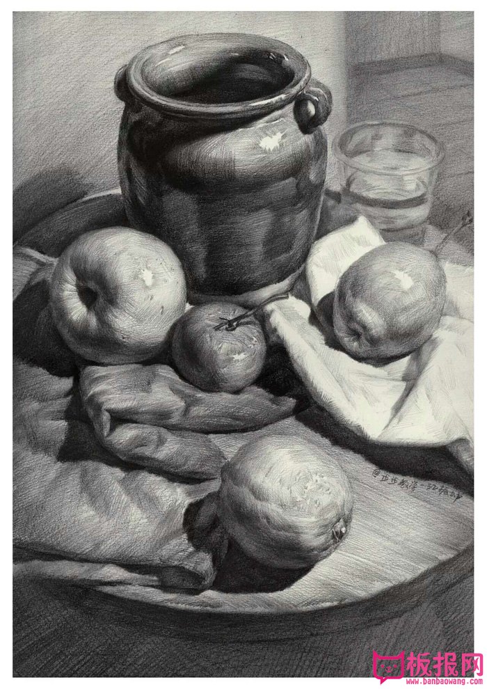 漂亮的静物素描图片，水果和罐子